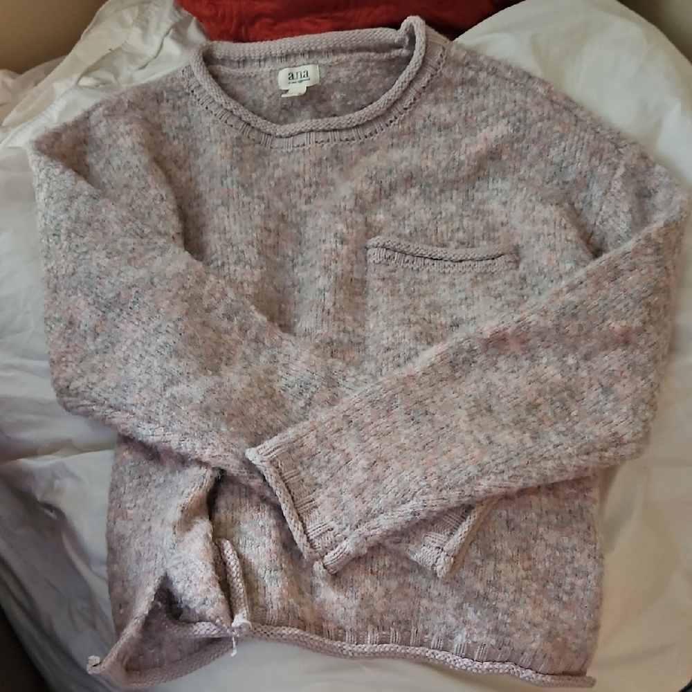 NEW a.n.a. Crop Sweater. M.